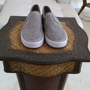 kani slip on sneaker